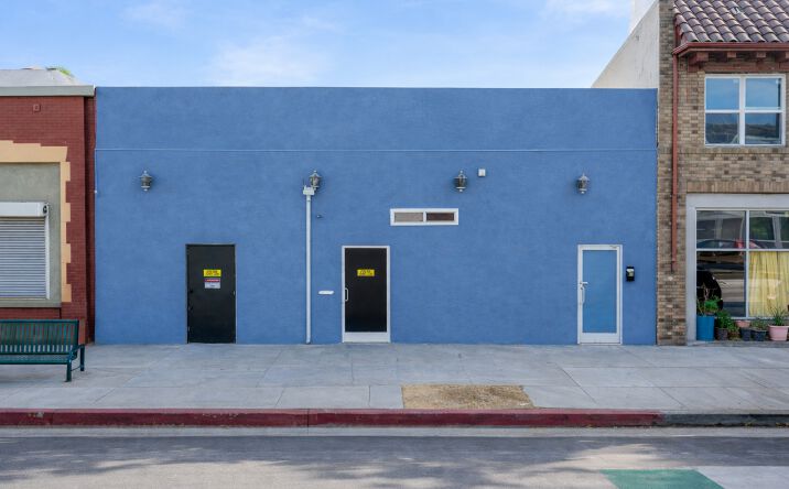 Pictures of Retail property located at 2602 W 54th St, Los Angeles, CA 90043 for sales - image #1