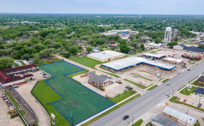 Pictures of Land, Mixed Use, Multifamily, Retail, Self Storage property located at 3612 7th St, Bay City, TX 77414 for sales - image #1