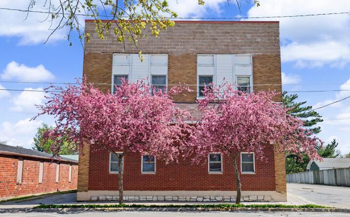Pictures of Multifamily property located at 230 S Dubuque St, Solon, IA 52333 for sales - image #1