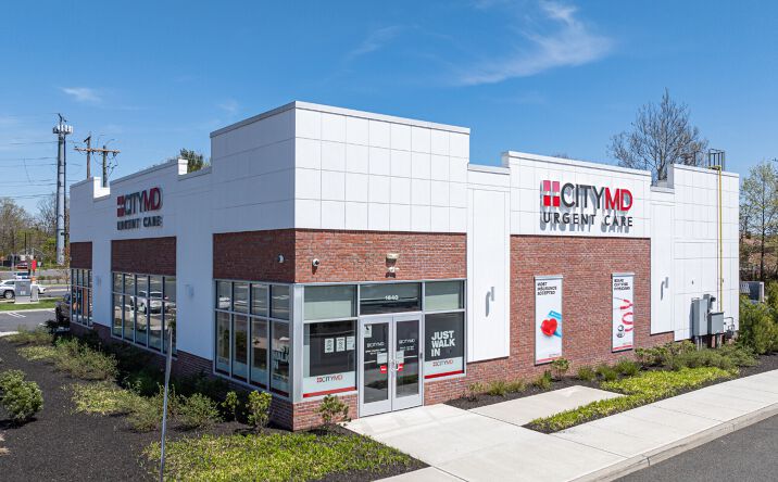 Pictures of Retail property located at 320 Kings Hwy E, Fairfield, CT 06825 for sales - image #1
