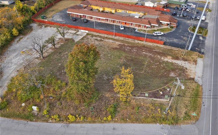 Pictures of Land property located at 10305 E Us 40 Highway, Independence, MO 64055 for sales - image #1