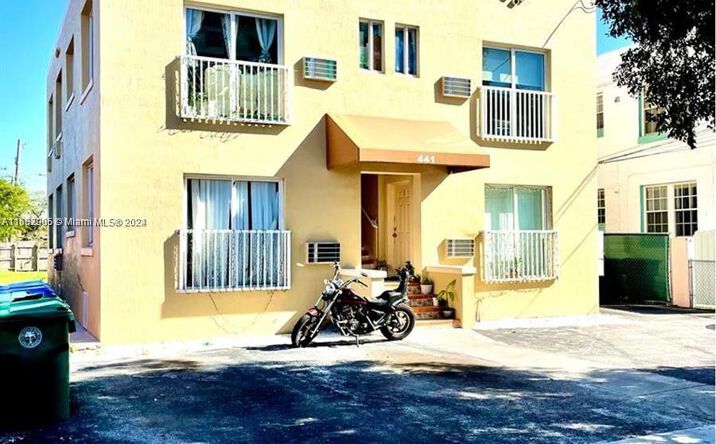 Pictures of Multifamily property located at 441 NW 25th Ave, Miami, FL 33125 for sales - image #1