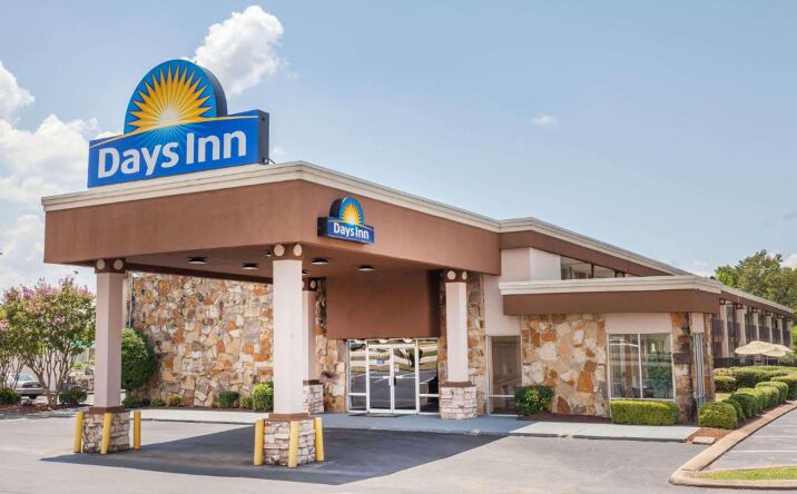 Pictures of Hospitality property located at 1919 US-45 BYP, Jackson, TN 38305 for sales - image #1