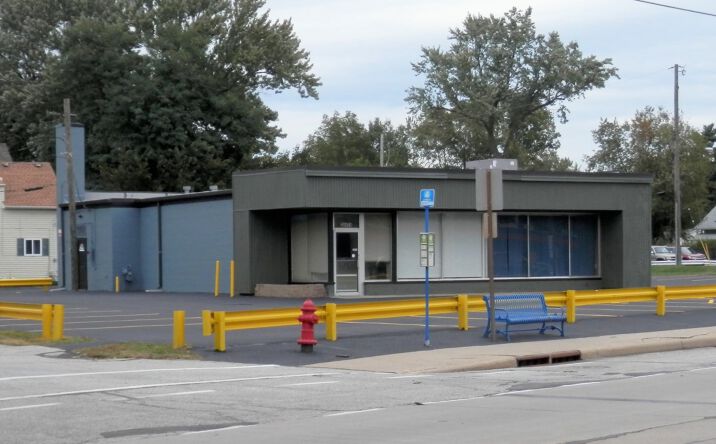 Pictures of Retail, Office property located at 38459 Lakeshore Blvd, Willoughby, OH 44094 for comps - image #1
