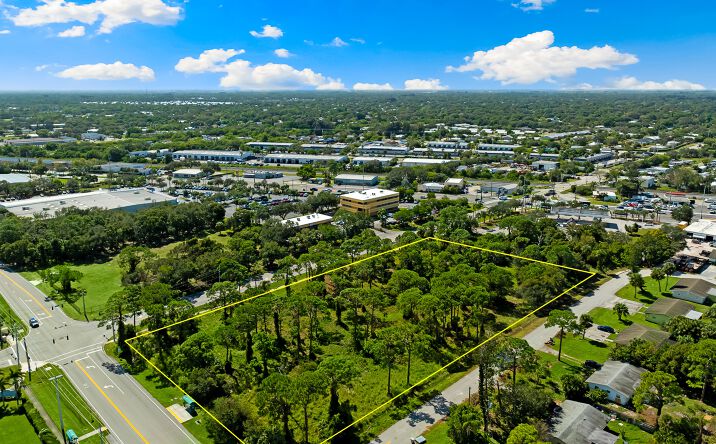 Pictures of Land property located at 670 8th Street, Vero Beach, FL 32960 for sales - image #1