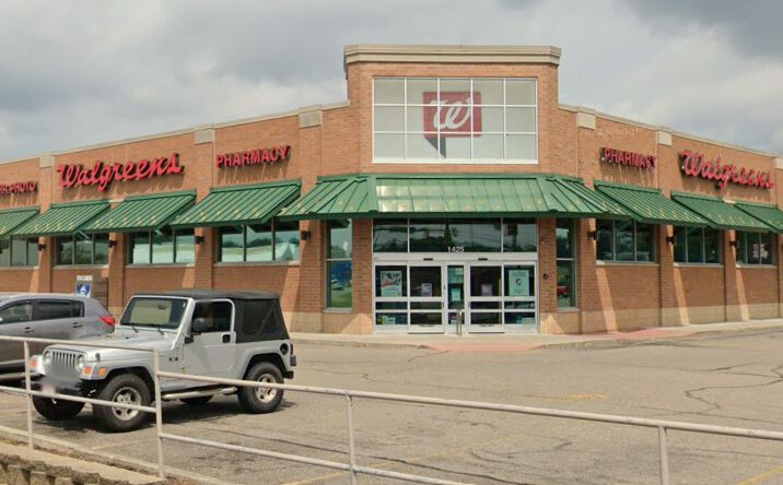 Pictures of Retail property located at 1425 N 21st St, Newark, OH 43055 for sales - image #1