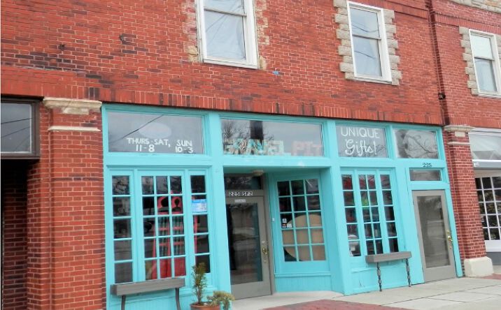 Pictures of Retail, Office, Mixed Use property located at 215 High Street, Fairport Harbor, OH 44077 for comps - image #1