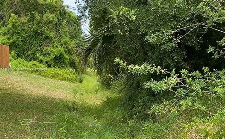 Pictures of Special Purpose property located at 7715 102nd Ave, Other City - In The State Of Florida, FL 32967 for sales - image #1