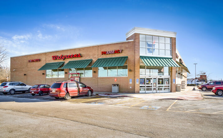Pictures of Retail property located at 1880 S Limestone St, Springfield, OH 45505 for sales - image #1