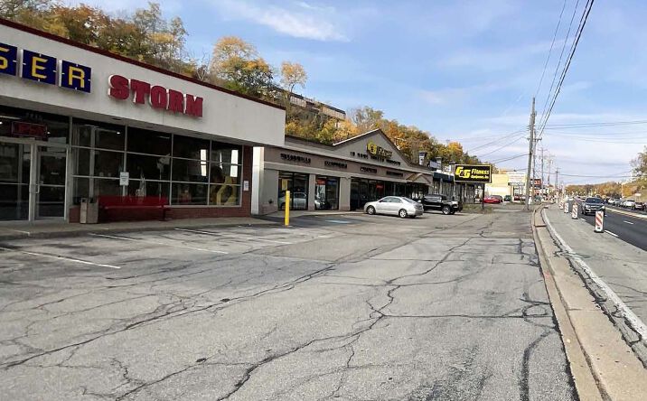 Pictures of Retail property located at 7725 McKnight Rd, Pittsburgh, PA 15237 for comps - image #1