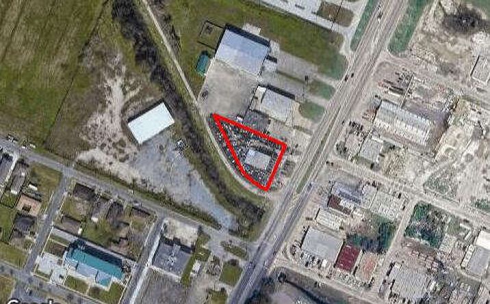 Pictures of Retail, Office, Industrial property located at 3830 Paris Rd, Chalmette, LA 70043 for sales - image #1