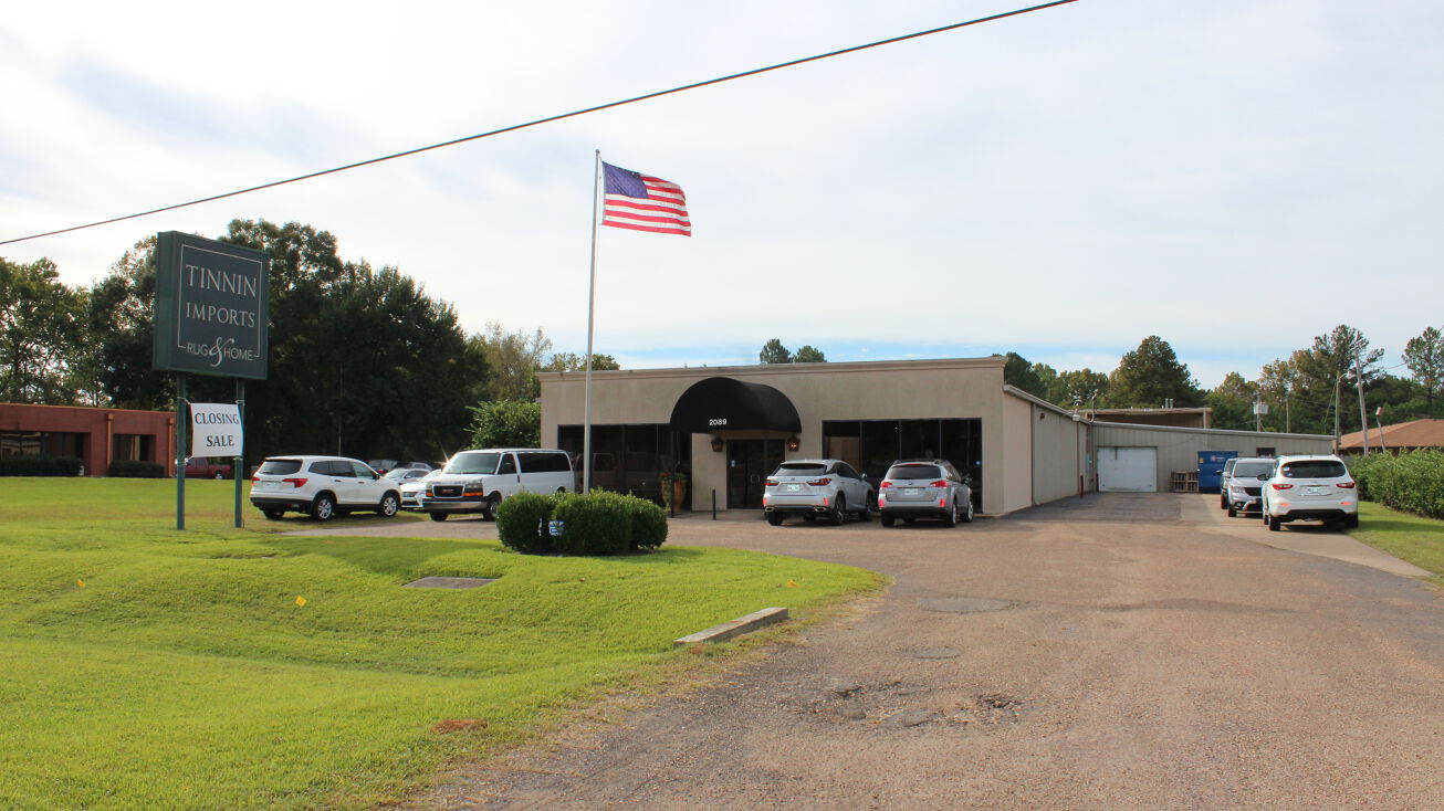 2089 Lakeland Dr, Jackson, MS 39216