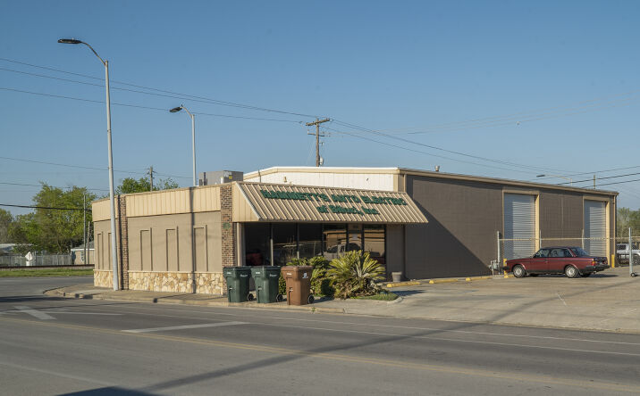 Pictures of Retail property located at 198 Main St, Biloxi, MS 39530 for sales - image #1