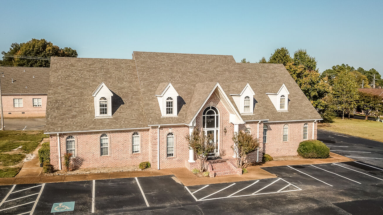 Pictures of Office property located at 6920 Oak Forest Dr, Olive Branch, MS 38654 for sales - image #1