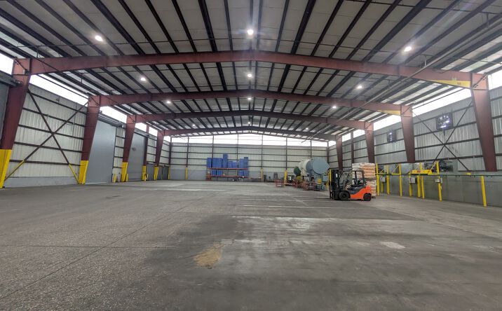 Pictures of Industrial property located at 4700 Middle Ave, Sarasota, FL 34234 for sales - image #1