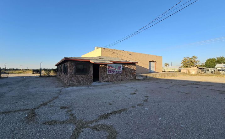 Pictures of Industrial property located at 108 E Fiesta Drive, Carlsbad, NM 88220 for sales - image #1