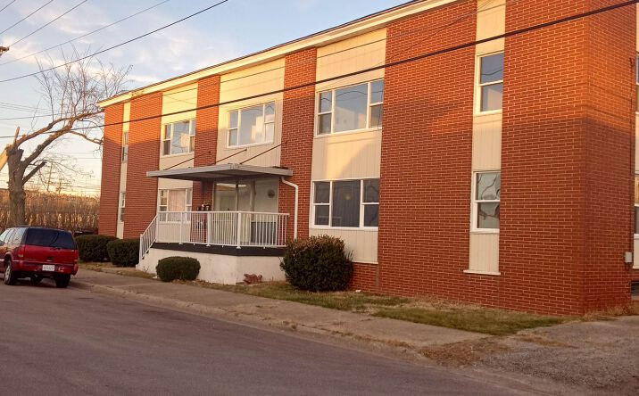 Pictures of Multifamily property located at 119 Vanburen Ct, Canton, IL 61520 for sales - image #1
