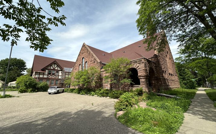 Pictures of Office property located at 217 N Mackubin St, Saint Paul, MN 55102 for sales - image #1