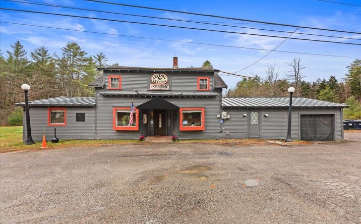 Pictures of Retail property located at 3928 VT-11, Londonderry, VT 05148 for sales - image #1