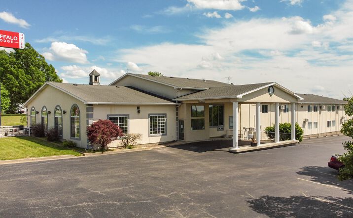 Pictures of Hospitality property located at 1400 W Dallas St, Buffalo, MO 65622 for sales - image #1