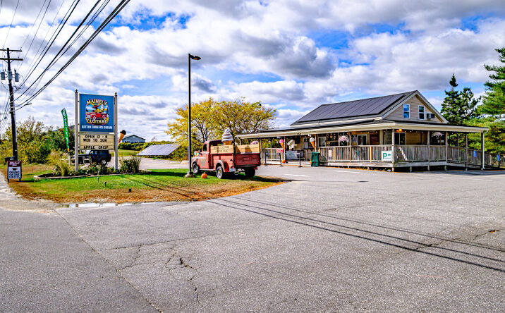 Pictures of Mixed Use, Retail property located at 150 US-1, Freeport, ME 04032 for sales - image #1