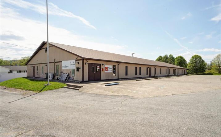 Pictures of Industrial, Mixed Use, Self Storage property located at 3979-R Teays Valley Road, Hurricane, WV 25526 for sales - image #1