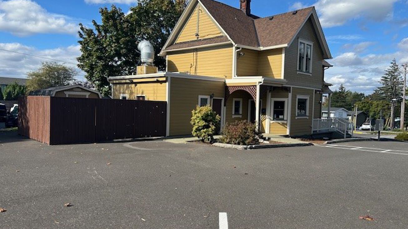 Pictures of Office, Retail property located at 1304 E Powell Blvd, Gresham, OR 97030 for sales - image #1