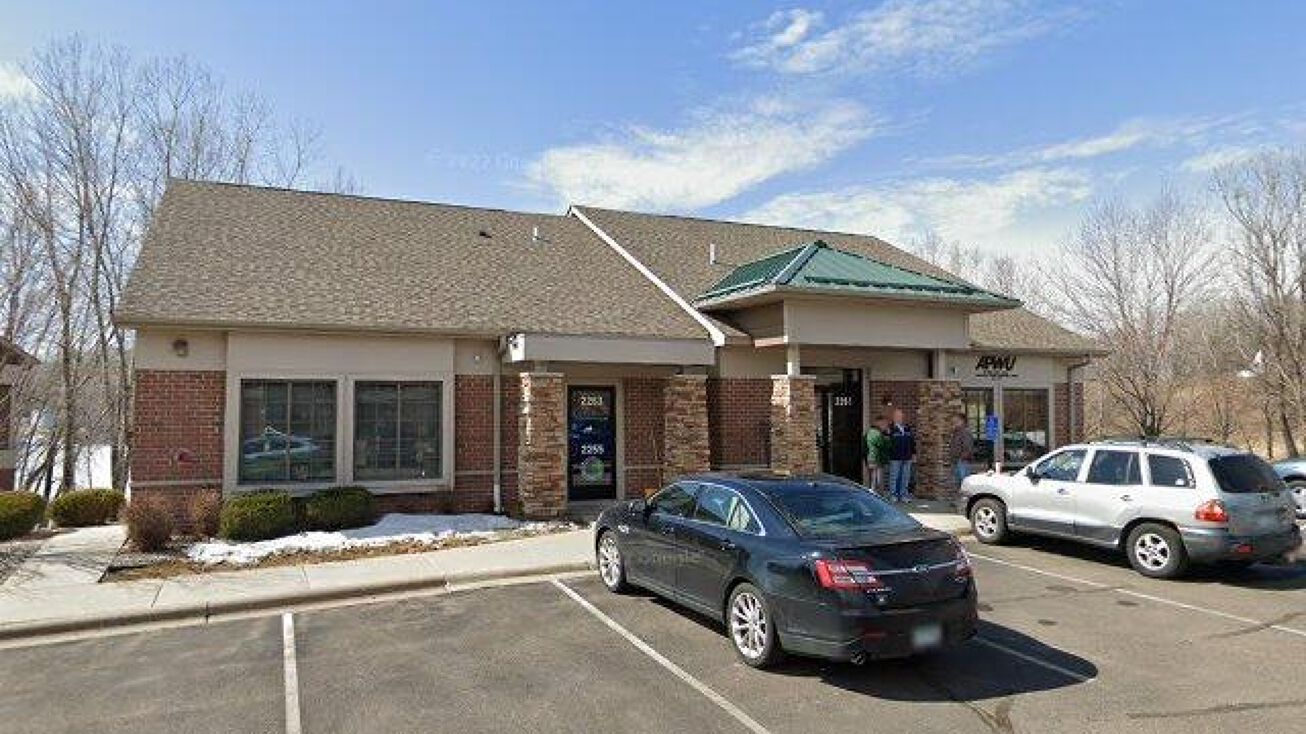 22552263 Waters Dr, Mendota Heights, MN 55120