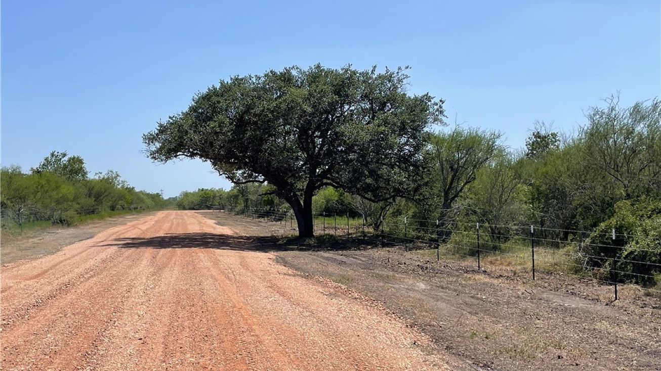 459 Mead Rd, Victoria, TX 77905