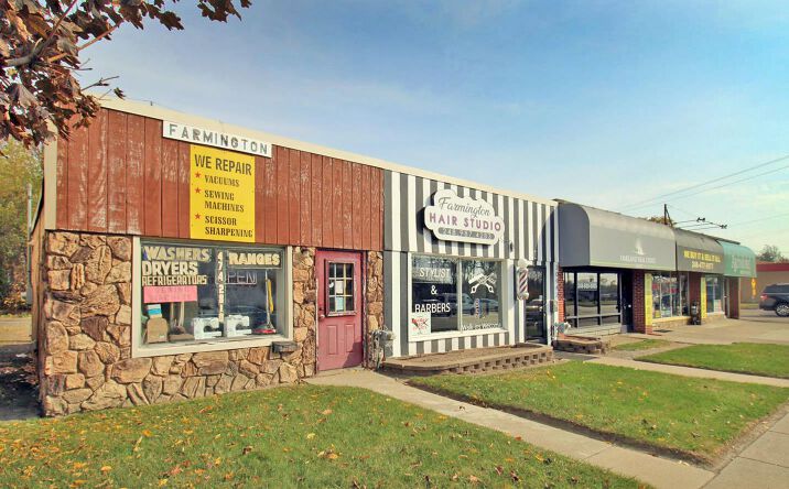 Pictures of Retail property located at 30924 Grand River Ave, Farmington, MI 48336 for sales - image #1