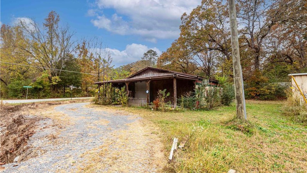 723 Hall Station Road, Kingston, GA 30145