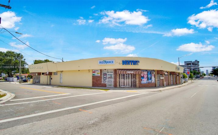 Pictures of Multifamily property located at 721 NW 21st Ct, Miami, FL 33125 for sales - image #1