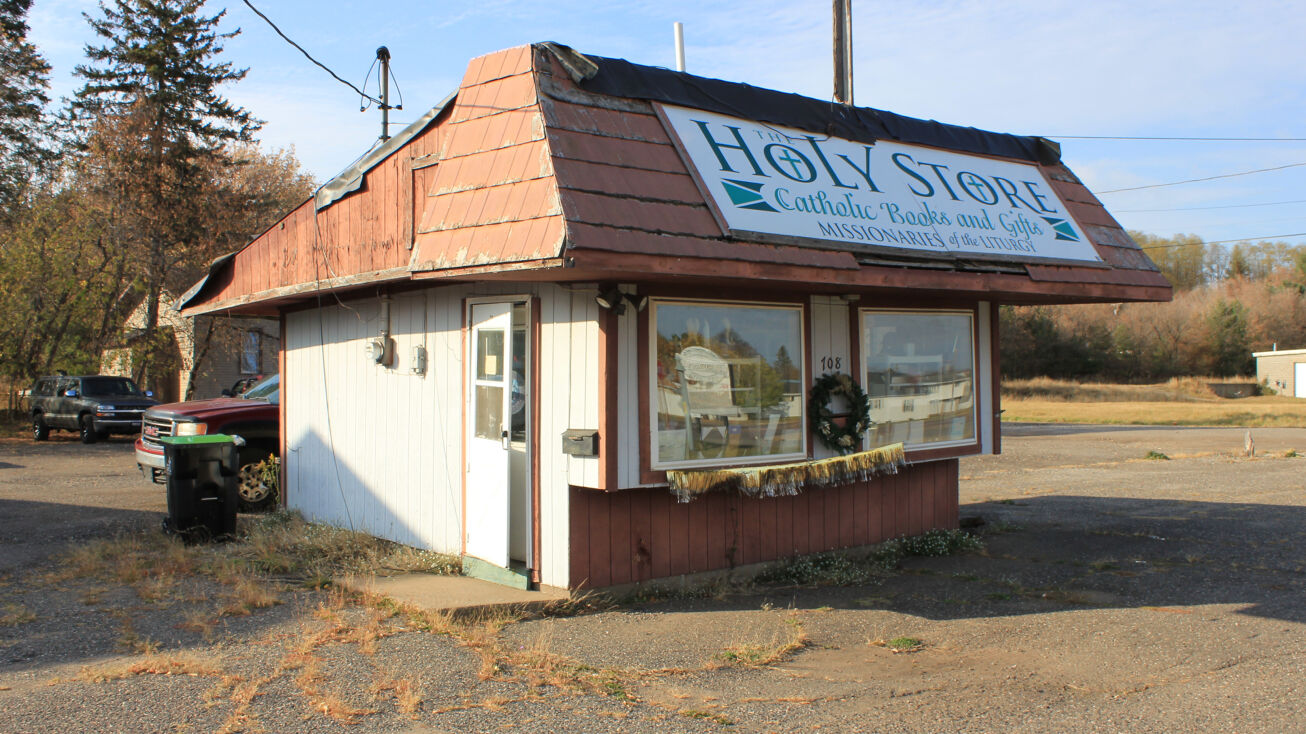 708 N Stephenson Ave, Iron Mountain, MI 49801