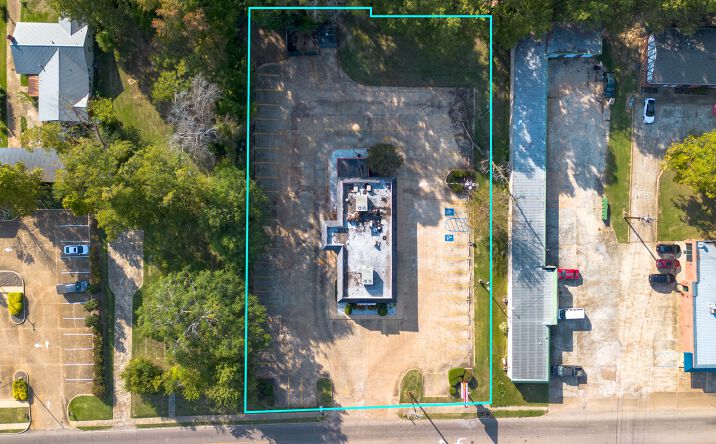 Pictures of Retail property located at 2721 N Church Ave, Louisville, MS 39339 for sales - image #1