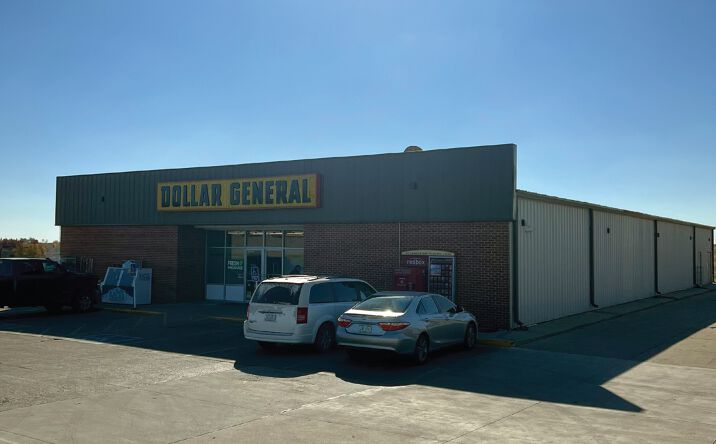 Pictures of Retail property located at 2009 Commerce Dr, Grundy Center, IA 50638 for sales - image #1