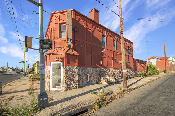 Pictures of Retail property located at 965 New York Ave, Trenton, NJ 08638 for sales - image #1