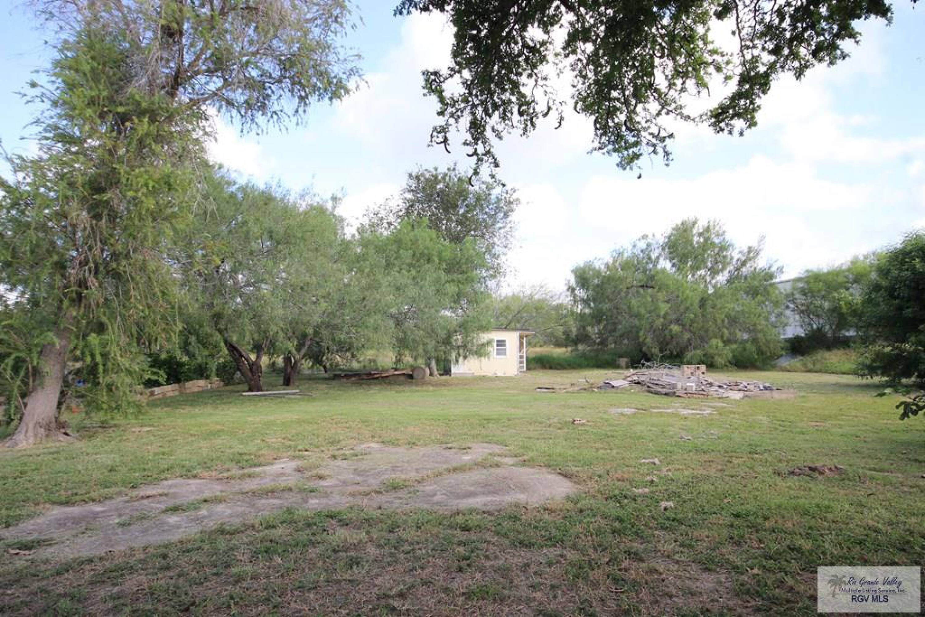 825 Vinson Ave, Harlingen, TX 78550