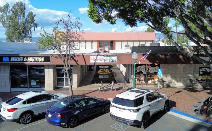 Pictures of Retail property located at 233 E State St, Redlands, CA 92373 for sales - image #1