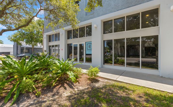 Pictures of Mixed Use, Office, Retail property located at 2100 1st Ave S, St. Petersburg, FL 33712 for sales - image #1