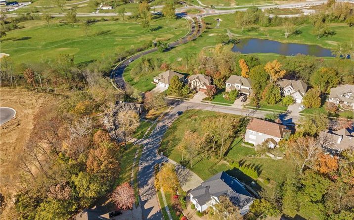 Pictures of Land property located at 6122 Persimmon Court, Parkville, MO 64152 for sales - image #1