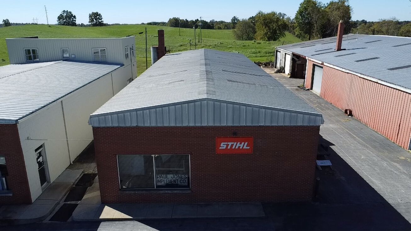 8646 US Highway 421, McKee, KY 40447