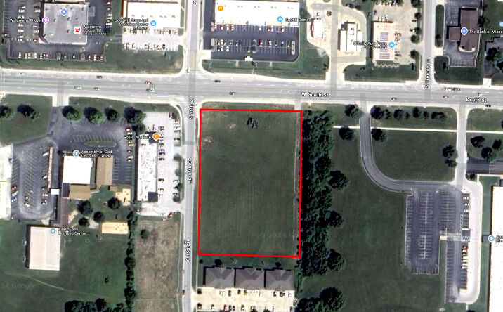 Pictures of Land, Office, Retail property located at 1470 W South St, Ozark, MO 65721 for sales - image #1