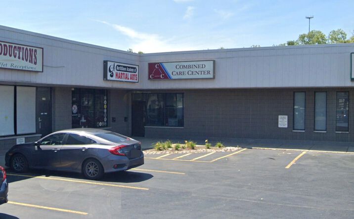Pictures of Office, Retail property located at 283 Peterson Rd, Libertyville, IL 60048 for sales - image #1