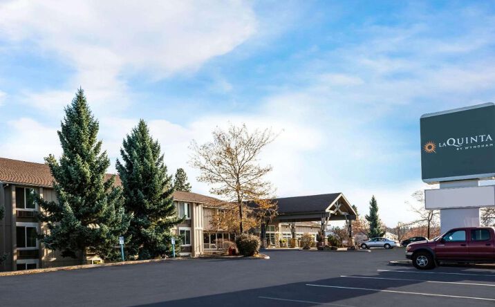 Pictures of Hospitality property located at 61200 S Hwy 97, Bend, OR 97702 for sales - image #1