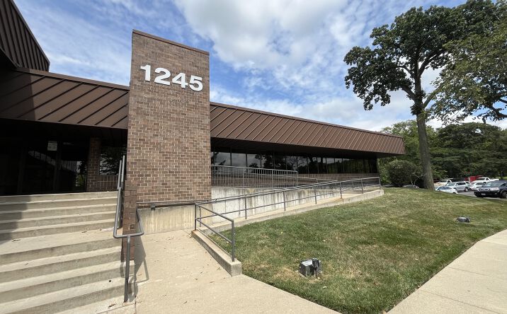 Pictures of Office property located at 1245 N Milwaukee Ave, Glenview, IL 60025 for sales - image #1