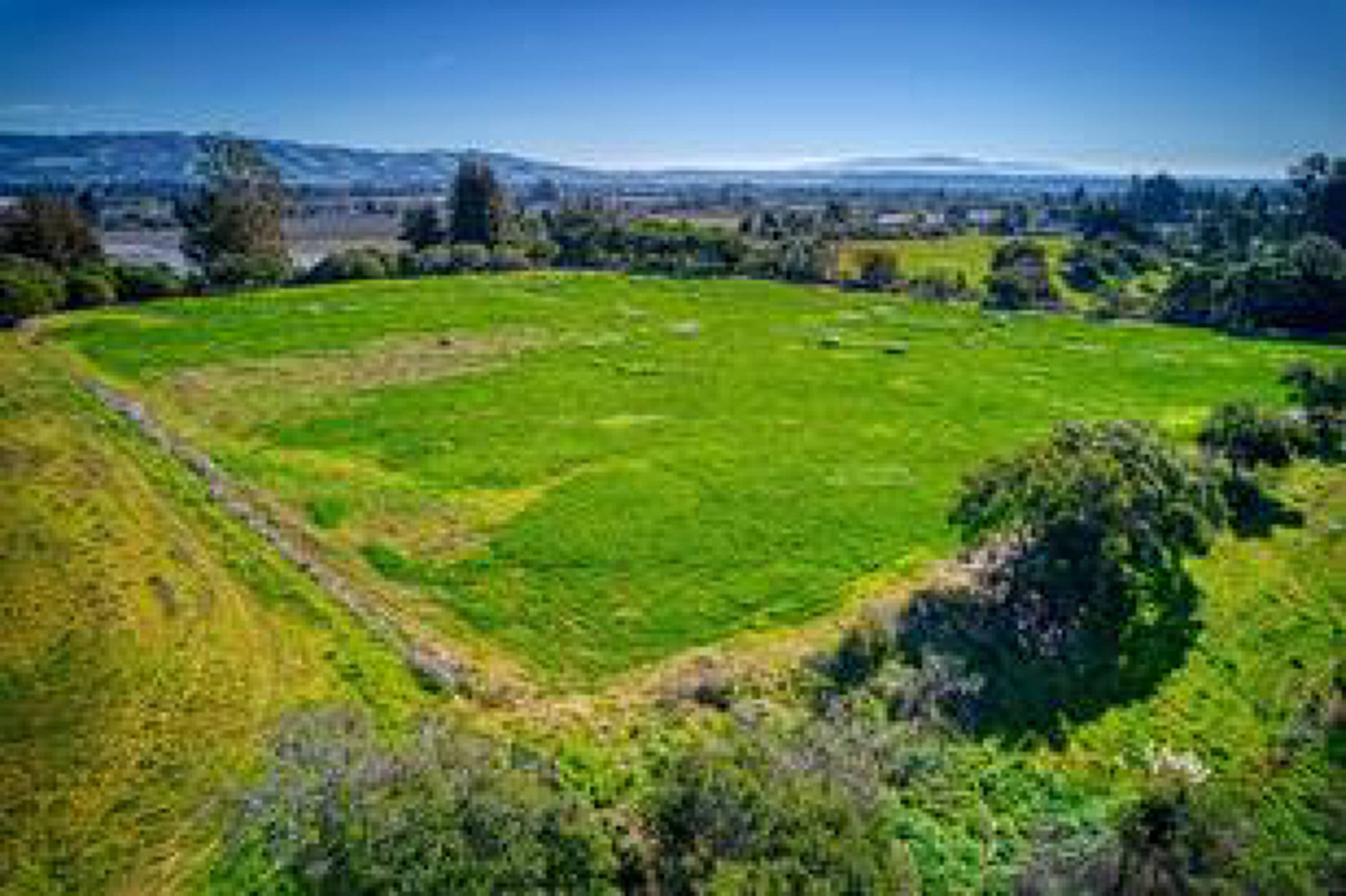571 Calabasas Rd, Watsonville, CA 95076