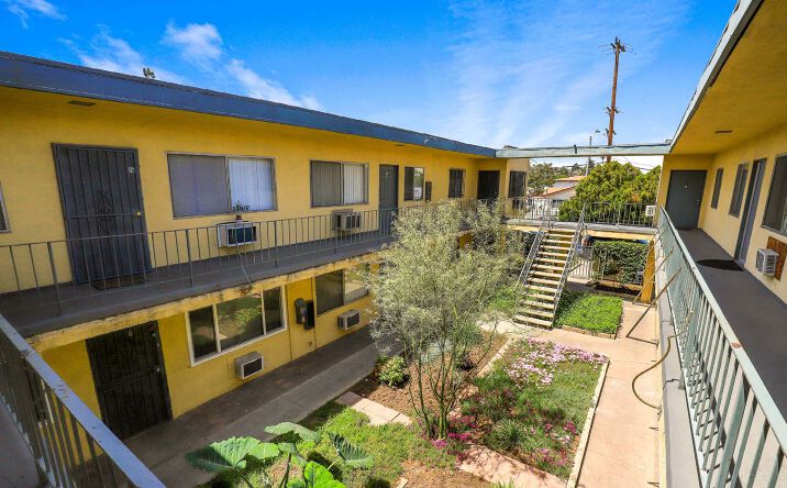 Pictures of Multifamily property located at 1684 Murchison St, Los Angeles, CA 90033 for sales - image #1