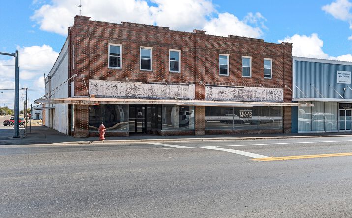 Pictures of Office, Land property located at 300 S Main St, McGregor, TX 76657 for sales - image #1