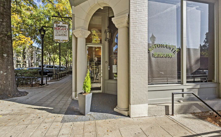 Pictures of Retail property located at 100 N Main St, Greenville, SC 29601 for sales - image #1