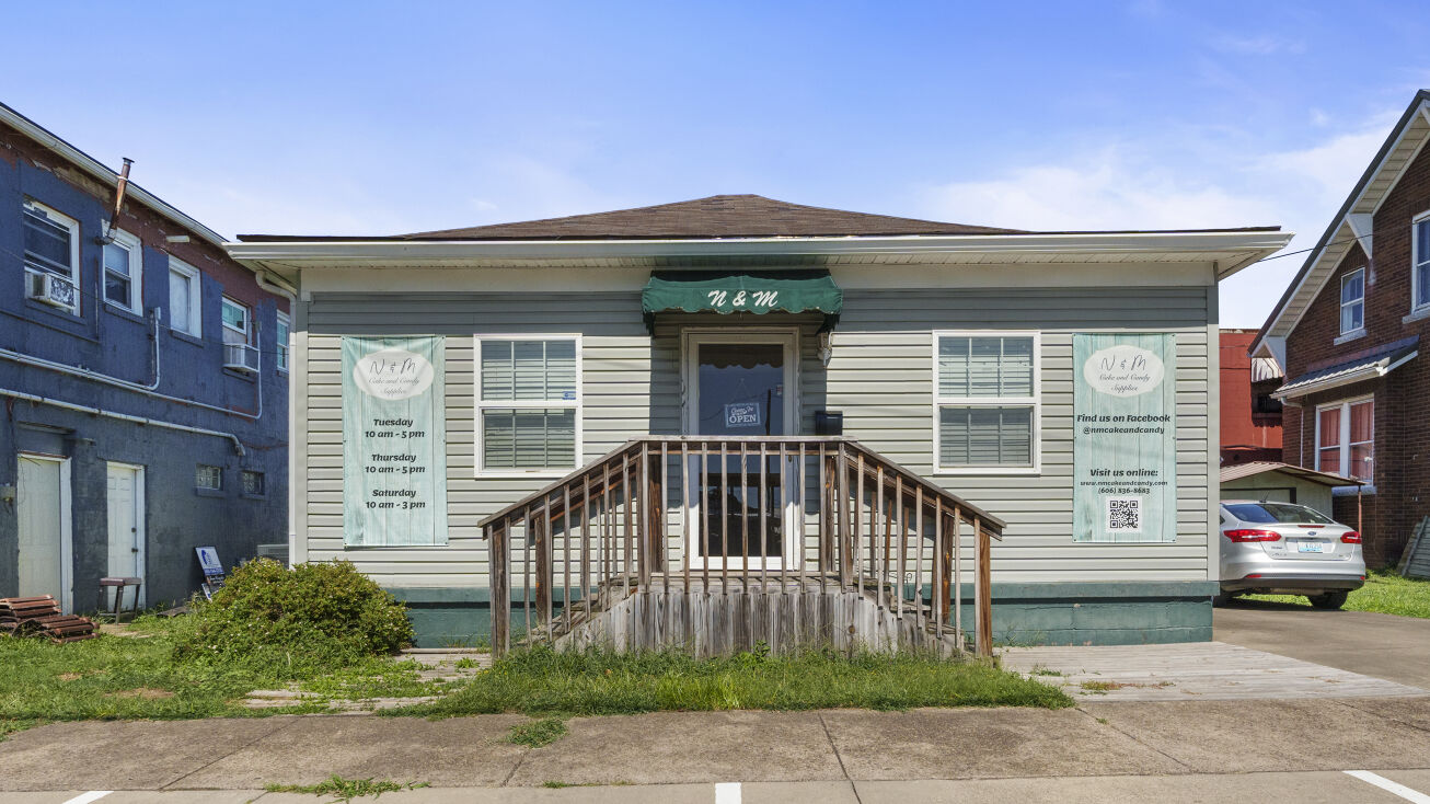 214 Main St, Russell, KY 41169